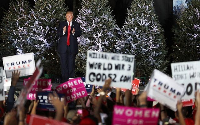  President-elect Donald Trump attends a stop on his "USA Thank You Tour 2016." at the Orlando Amphitheater at the Central Florida Fairgrounds on December 16, 2016 in Orlando, Florida. President-elect Trump has been visiting several states that he won, to thank people for their support during the US election. ( Joe Raedle/Getty Images/AFP)
