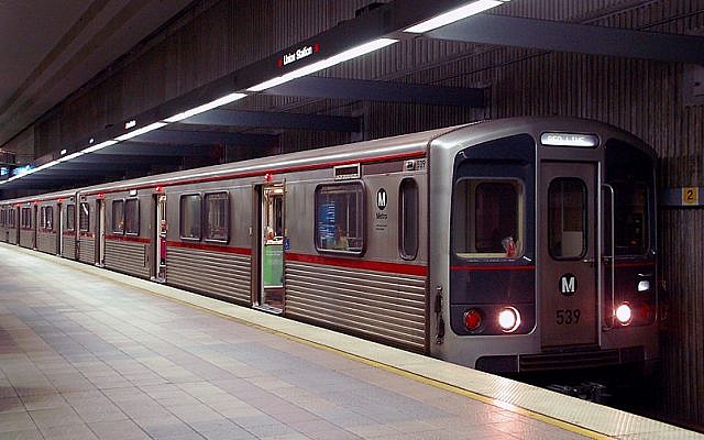 Illustrative photo of a Red Line subway train in Los Angeles, California, 2008. (CC BY-SA, Wikipedia) Illustrative photo of a Red Line subway train in Los Angeles, California, 2008. (CC BY-SA, Wikipedia)