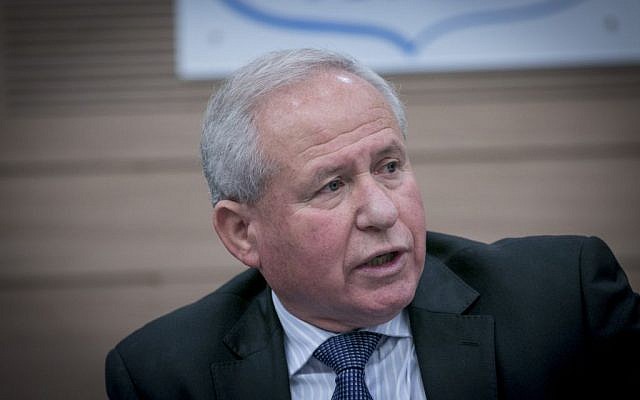 Chairman of the Security and Foreign Affairs Committee MK Avi Dichter leads a committee meeting at the Knesset, December 8, 2016. Yonatan Sindel/Flash90 