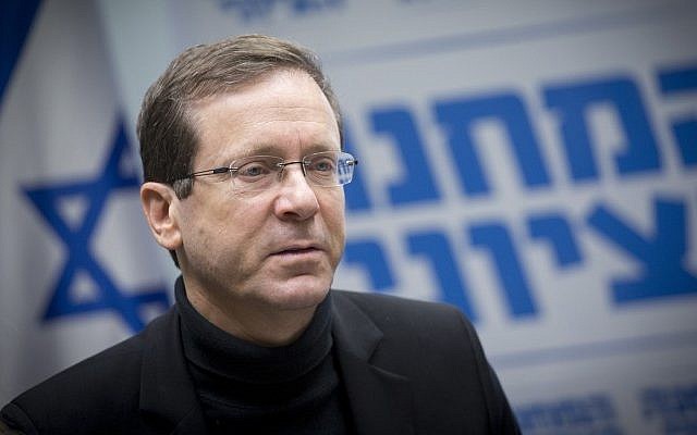 Zionist Union leader Isaac Herzog leads a faction meeting in the Knesset on December 26, 2016 (Miriam Alster/Flash90) Zionist Union leader Isaac Herzog leads a faction meeting in the Knesset on December 26, 2016 (Miriam Alster/Flash90)