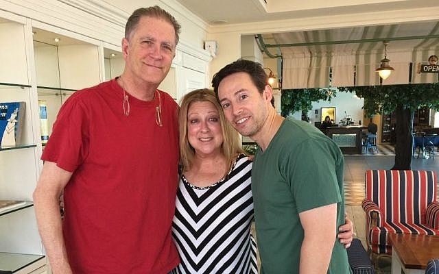 Allan Havey (left), Elayne Boosler and Avi Liberman in Tel Aviv ahead of the December 2016 Comedy for Koby tour (Jessica Steinberg/Times of Israel)
