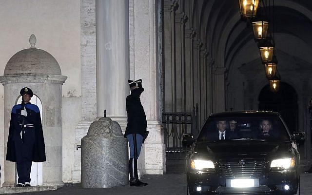 The car with Italian Premier Matteo Renzi, leaves the Quirinal presidential palace in Rome, Wednesday, December 7, 2016. (AP/Alessandra Tarantino)