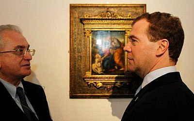 Hermitage director Mikhail Piotrovsky, left, with Russian President Dmitry Medvedev. (Wikimedia commons/kremlin.ru)