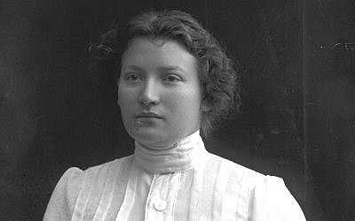 Sara Aaronsohn, one of the founders of the pre-British Mandate Palestine espionage ring NILI. (Public domain) Sara Aaronsohn, one of the founders of the pre-British Mandate Palestine espionage ring NILI. (Public domain)