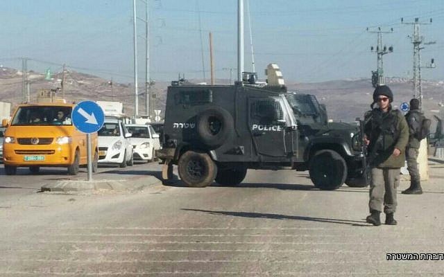 Security forces at the Tapuah Junction in the West Bank after a Palestinian attacker was shot dead as he tried to stab border policemen, December 8, 2016. (Police spokesperson)