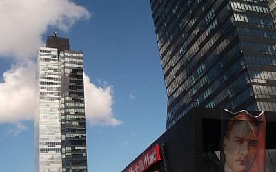 Photo of the Trump Towers in Istanbul built by the Dogan Holding company. (CC BY-SA, Wikipedia)