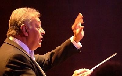 Conductor Zubin Mehta during a concert by the Israel Philharmonic Orchestra in the Mann Auditorium (Eichal ha Tarbut) of Tel Aviv, October 28 2007.  (Jorge Novomisky/Flash90)