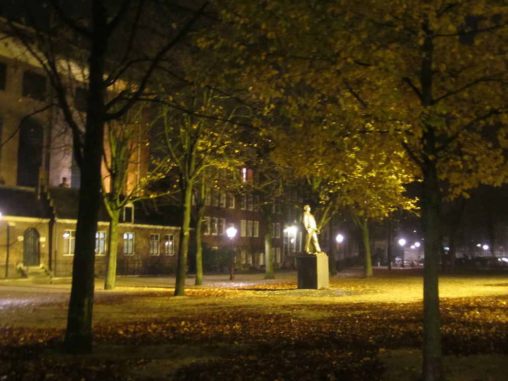 'Dockworker' statue alongside Amsterdam's Portuguese Synagogue, a monument to when Dutch workers went on strike to protest the deportation of 400 young Jewish men in 1941, November 2014 (Matt Lebovic/The Times of Israel) 'Dockworker' statue alongside Amsterdam's Portuguese Synagogue, a monument to when Dutch workers went on strike to protest the deportation of 400 young Jewish men in 1941, November 2014 (Matt Lebovic/The Times of Israel)