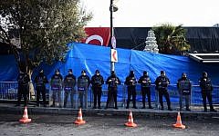 Turkish anti riot police officers in front of the Reina night club, one of Istanbul's most exclusive party spots, early on January 1, 2017 after at least one gunmen went on a shooting rampage in the nightclub during New Year's Eve celebrations.  (AFP/YASIN AKGUL)