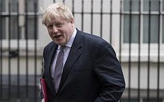 British Foreign Secretary Boris Johnson leaves 10 Downing Street after a meeting of the Cabinet in central London, January 10, 2017.  (AFP/CHRIS J RATCLIFFE)