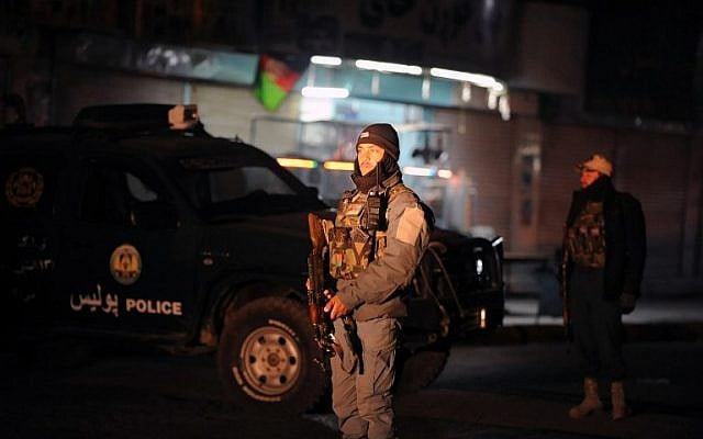 Afghan policemen standing guard at the site of an explosion near the governor's compound in Kandahar, January 10, 2017. (AFP/JAWED TANVEER) Afghan policemen standing guard at the site of an explosion near the governor's compound in Kandahar, January 10, 2017. (AFP/JAWED TANVEER)