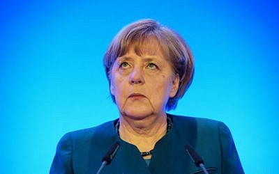 German Chancellor Angela Merkel speaks during a press conference following a meeting of leaders of her centre-right Christian Democratic Union (CDU) in Perl, western Germany, January 14, 2017. (AFP/dpa/ Oliver Dietze)