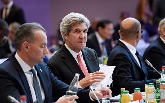 US Secretary of State John Kerry (C) attends the Mideast peace conference in Paris on January 15, 2017.(AFP PHOTO / POOL / bertrand GUAY) US Secretary of State John Kerry (C) attends the Mideast peace conference in Paris on January 15, 2017.(AFP PHOTO / POOL / bertrand GUAY)