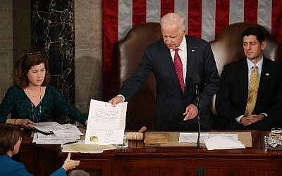 US Vice President Joseph Biden (C) presides over the counting of the electoral votes from the 2016 presidential election during a joint session of Congress, on January 6, 2017 in Washington, DC. (Mark Wilson/Getty Images/AFP)