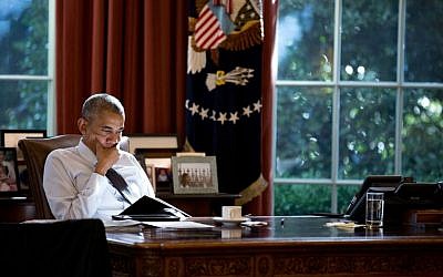 "My favorite months in the Oval Office are late fall to early winter when occasionally the afternoon light will be at just the right angle to create some interesting backlight if the president is working at the Resolute Desk," Oct. 14, 2016. (Official White House photo/Pete Souza)