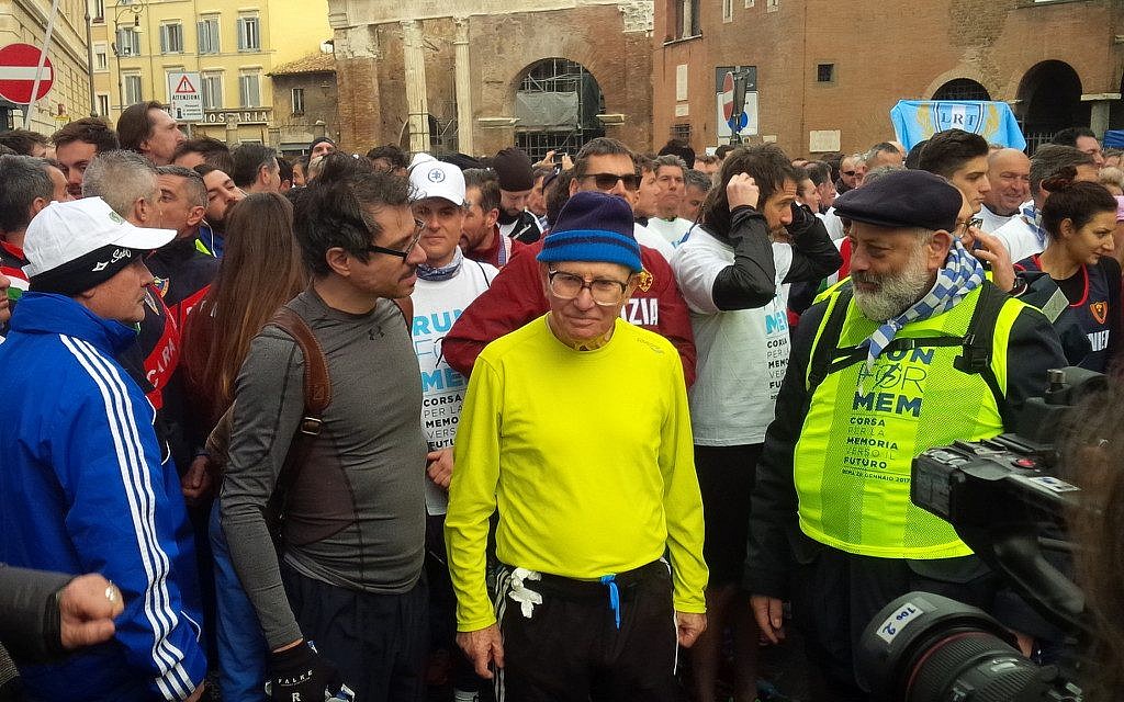Israeli athlete, Holocaust survivor, professor and survivor of the 1972 Munich Olympics massacre Shaul Ladany at the Run for Mem race in Rome, January 22, 2017. (Courtesy Moked.it/Pagine Ebraiche)