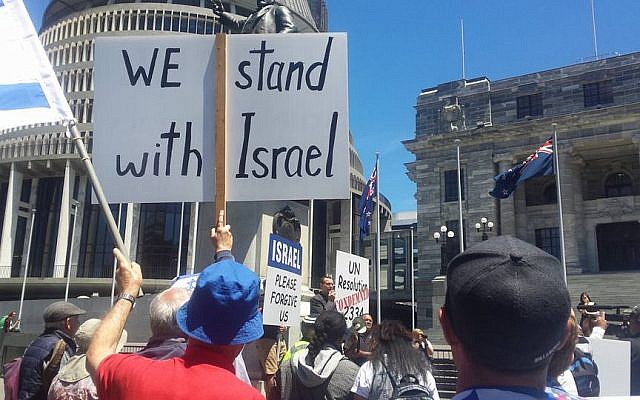 A protest outside the New Zealand parliament in Auckland, New Zealand, on December 30, 2016. (Ernie Rosenthal) A protest outside the New Zealand parliament in Auckland, New Zealand, on December 30, 2016. (Ernie Rosenthal)