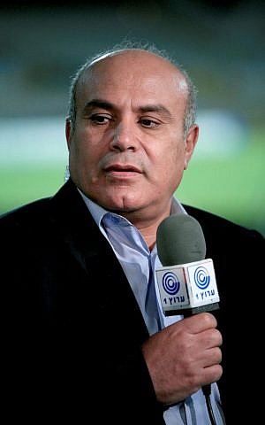 Sports commentator Avi Ratson. March 24, 2007. (Moshe Shai/Flash90)