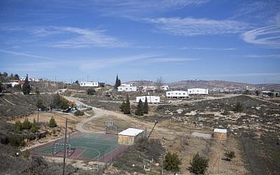 View of caravan houses in the illegal outpost of Amona on January 16, 2017. (Lior Mizrahi/Flash90)