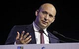 Naftali Bennett speaks at the Local Government Conference, in Tel Aviv, on January 25, 2017. (Flash90)