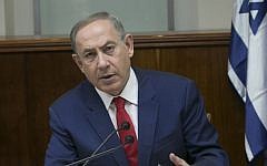 Prime Minister Benjamin Netanyahu chairs the weekly cabinet meeting in Jerusalem, January 29, 2017. (Ohad Zwigenberg/POOL)