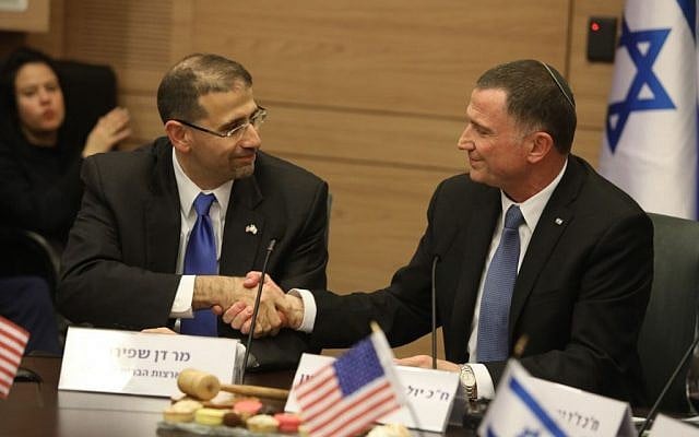US ambassador to Israel Dan Shapiro and Knesset Speaker Yuli Edelstein in the Knesset on January 17, 2017 (Knesset spokesperson's office/Yitzhak Harari)