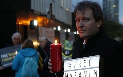Richard Ratcliffe husband of imprisoned charity worker Nazanin Zaghari-Ratcliffe, poses for the media during an Amnesty International led vigil outside the Iranian Embassy in London, January 16, 2017. (AP/Alastair Grant) 