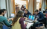 Working together at JDC-Israel's Social Impact Hackathon held in Jerusalem to close social gaps in Israel, January 2017 (Courtesy)