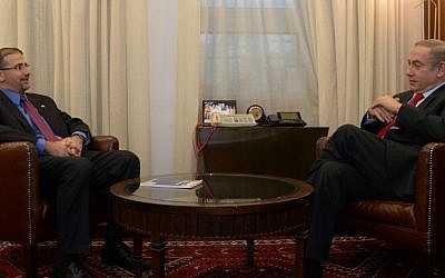 PM Benjamin Netanyahu meets with US Ambassador to Israel Dan Shapiro , January 19, 2017. (Haim Zach/GPO)