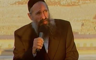 Hasidic singer Mordechai Ben David (Screenshot from YouTube)