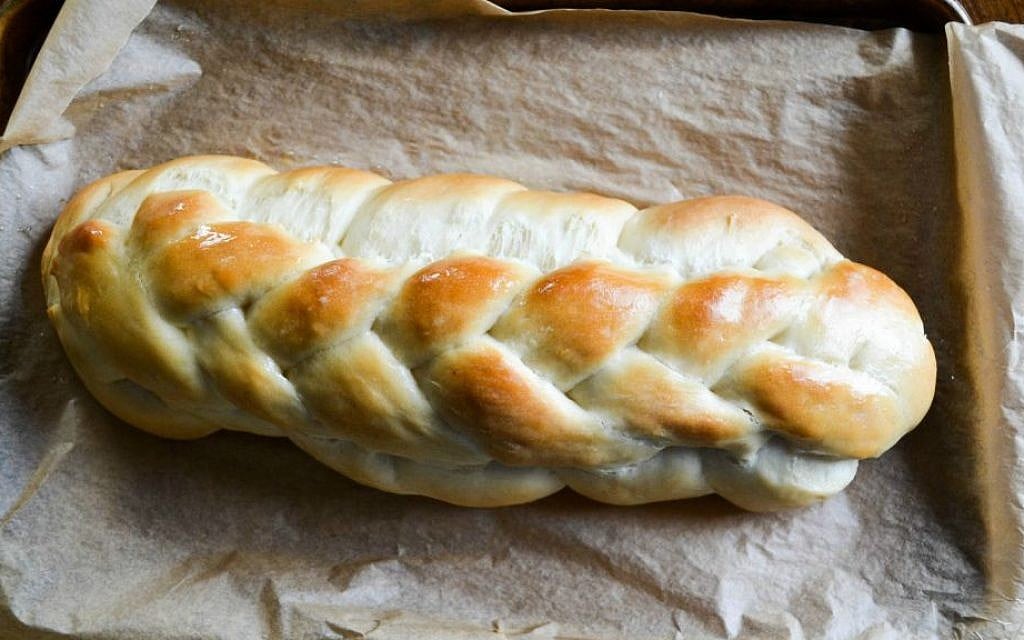 Vegan challah (Izzy Darby/via JTA) Vegan challah (Izzy Darby/via JTA)