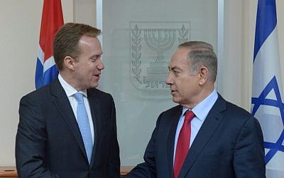 Prime Minister Benjamin Netanyahu meets Norwegian FM Borge Brende in Jerusalem, January 12, 2017 (Amos Ben Gerschom/GPO)