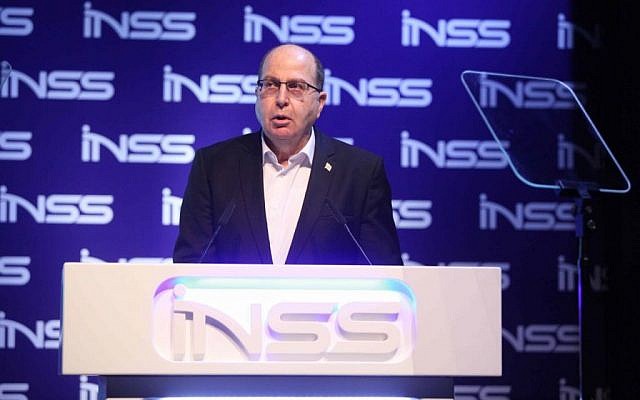 Former defense minister Moshe Ya’alon speaking at the INSS conference in Tel Aviv, January 24, 2017 (Hen Galili)