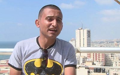 Gaza singer-comedian Adel Meshoukhi (Screen capture: YouTube)