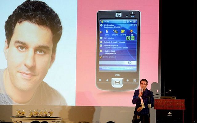 Yuval Shmulevitz, Vice President of Community and Operations at the global navigation app Waze, shares best practices and resources with 350 young professionals during Masa Israel Journey’s “Masa Fast Forward” conference at the Yitzhak Rabin Center in Tel Aviv on Sunday, January 15, 2017 (Courtesy)