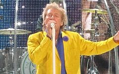 Rod Stewart performing in  Hamburg, Germany in October 2013. The singer will perform on June 14 in Tel Aviv (CC BY-SA Wikimedia commons)
