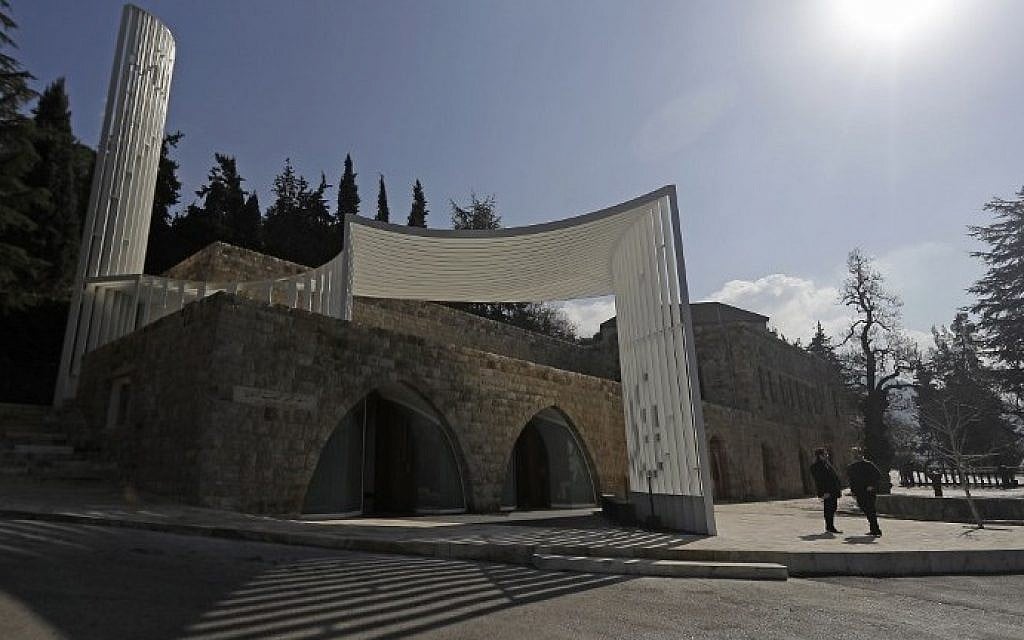 A picture taken on January 19, 2017 shows the exterior of the Amir Shakib Arslan mosque designed by Lebanese architect Makram el-Kadi at the entrance of the Druze heartland village of Mukhtara in Lebanon's Chouf mountains. (AFP Photo/Joseph Eid) A picture taken on January 19, 2017 shows the exterior of the Amir Shakib Arslan mosque designed by Lebanese architect Makram el-Kadi at the entrance of the Druze heartland village of Mukhtara in Lebanon's Chouf mountains. (AFP Photo/Joseph Eid)