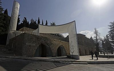 A picture taken on January 19, 2017 shows the exterior of the Amir Shakib Arslan mosque designed by Lebanese architect Makram el-Kadi at the entrance of the Druze heartland village of Mukhtara in Lebanon's Chouf mountains. (AFP Photo/Joseph Eid)