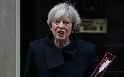 British Prime Minister Theresa May leaves 10 Downing street for the weekly Prime Minister's Questions session at the House of Commons in central London, February 1, 2017. (AFP/Daniel LEAL-OLIVAS)