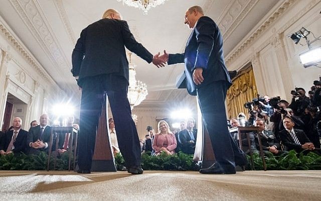 US President Donald Trump (L) and Israeli Prime Minister Benjamin Netanyahu hold a joint press conference in the East Room of the White House in Washington, DC, February 15, 2017. (AFP PHOTO / MANDEL NGAN)