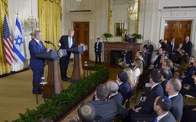 US President Donald Trump and Prime Minister Benjamin Netanyahu hold a joint press conference in the East Room of the White House in Washington, DC, February 15, 2017. (AFP PHOTO / MANDEL NGAN)