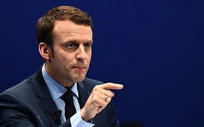 French presidential election candidate for the En-Marche movement Emmanuel Macron gives a speech during a campaign meeting on February 18, 2017 in Toulon, southern France. (AFP PHOTO / BORIS HORVAT)
