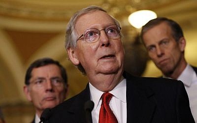 Senate Majority Leader Mitch McConnell speaks with the media at the US Capitol January 31, 2017 in Washington, DC.  (Aaron P. Bernstein/Getty Images/AFP)