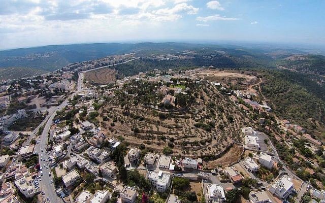 Aerial view of biblical tel believed to be site of ancient Kiryat Ye'arim, west of Jerusalem. (courtesy of William Schlegel) Aerial view of biblical tel believed to be site of ancient Kiryat Ye'arim, west of Jerusalem. (courtesy of William Schlegel)