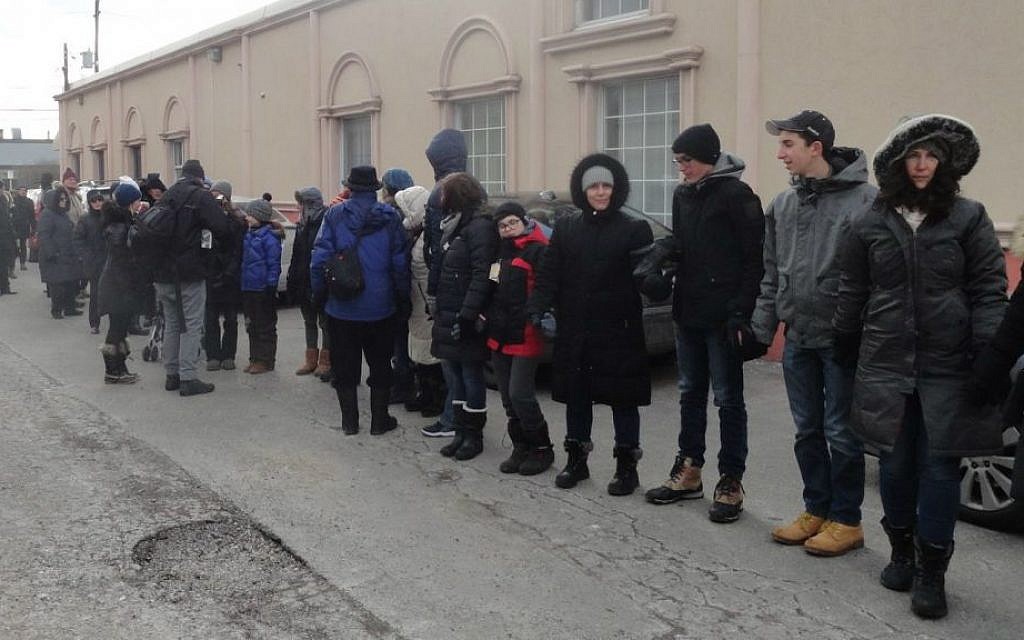 Toronto Jews form 'ring of peace' around Imdadul Islamic Centre in Toronto, Canada, February 3, 2017. (Facebook/Holy Blossom Temple) Toronto Jews form 'ring of peace' around Imdadul Islamic Centre in Toronto, Canada, February 3, 2017. (Facebook/Holy Blossom Temple)