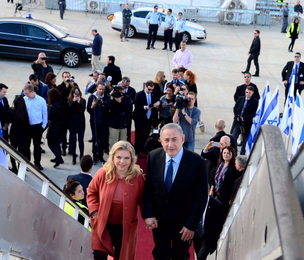 Prime Minister Benjamin Netanyahu and his wife Sara head to the US on February 13, 2017 (Avi Ohayun) Prime Minister Benjamin Netanyahu and his wife Sara head to the US on February 13, 2017 (Avi Ohayun)