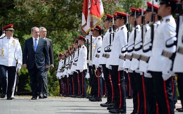 Prime Minister Benjamin Netanyahu inspects an honor guard with Singapore's Prime Minister Lee Kuan Yew at Istana presidential palace on Monday, February 20, 2017 (Haim Zach/GPO) Prime Minister Benjamin Netanyahu inspects an honor guard with Singapore's Prime Minister Lee Kuan Yew at Istana presidential palace on Monday, February 20, 2017 (Haim Zach/GPO)