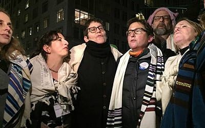 Rabbis protest the Trump Administration's refugee ban in New York, February 6, 2017. (Gili Getz)