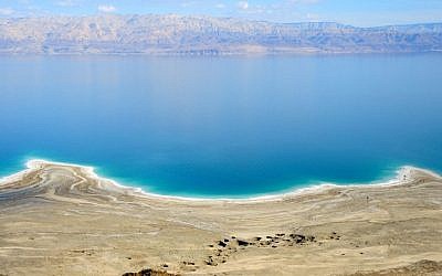 A spate of sinkholes along the shores of the Dead Sea on January 11, 2017. Today there are more than 6,000 sinkholes, with new ones appearing each day. (Melanie Lidman/Times of Israel) A spate of sinkholes along the shores of the Dead Sea on January 11, 2017. Today there are more than 6,000 sinkholes, with new ones appearing each day. (Melanie Lidman/Times of Israel)