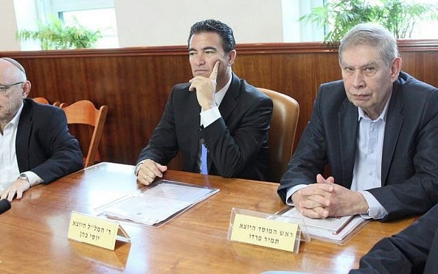 Acting National Security Adviser Yaakov Nagel (L), Mossad Director Yossi Cohen (C) and former Mossad director Tamir Pardo (L) attend a cabinet meeting at the Prime Minister's Office in Jerusalem on January 10, 2016 (Alex Kolomoisky/Pool) Acting National Security Adviser Yaakov Nagel (L), Mossad Director Yossi Cohen (C) and former Mossad director Tamir Pardo (L) attend a cabinet meeting at the Prime Minister's Office in Jerusalem on January 10, 2016 (Alex Kolomoisky/Pool)